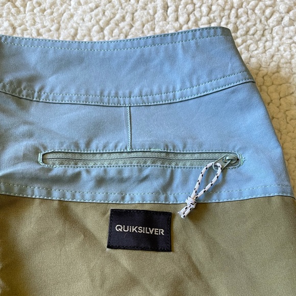 Quicksilver Panel Vee 19" Boardshorts - Picture 7 of 9